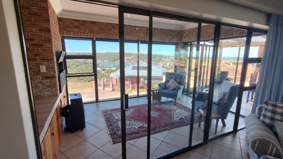 6 Bedroom Property for Sale in Stilbaai Wes Western Cape